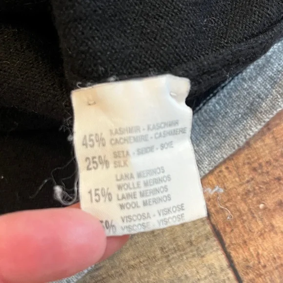 Cashmere and Silk Black Zip Front Sweater Black Gray Small Made in Italy - Picture 7 of 9